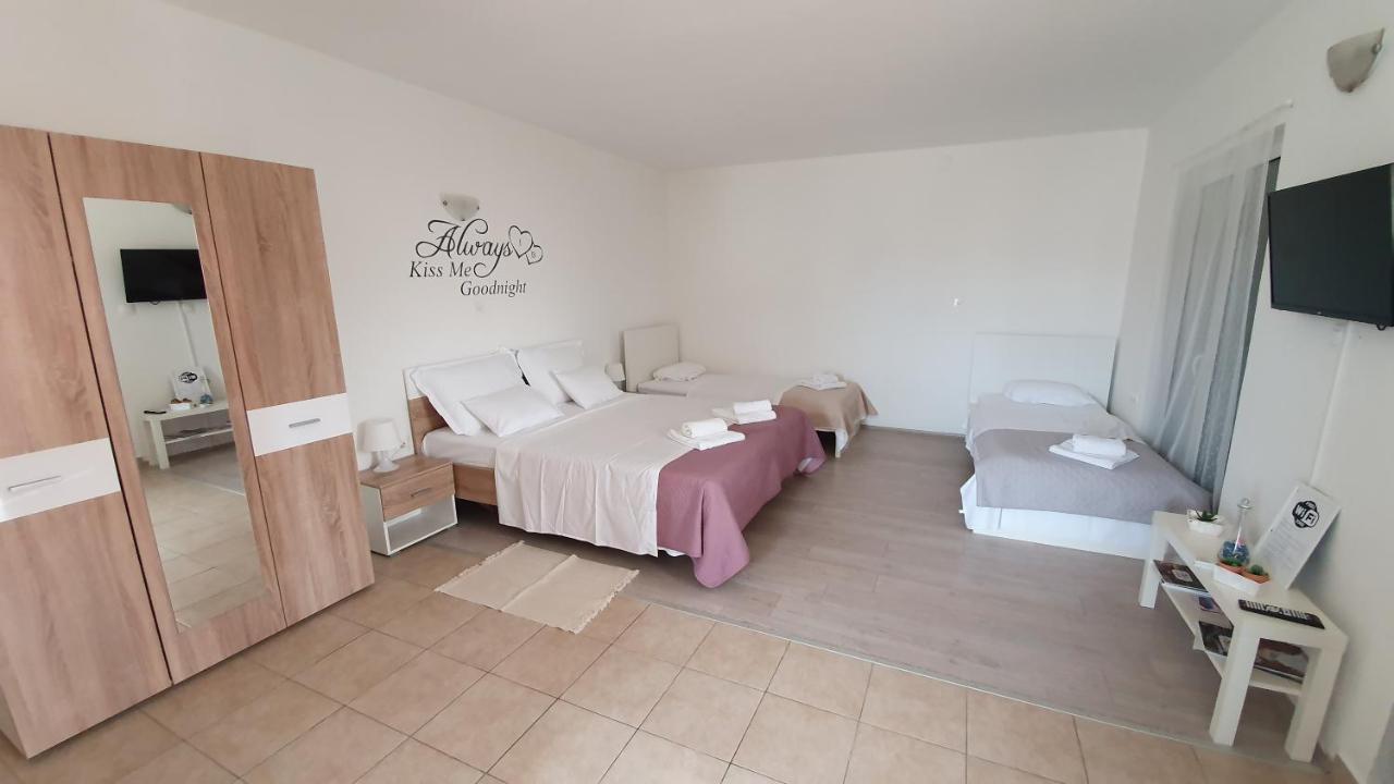 Batkoski Apartments Đảo Pag Ngoại thất bức ảnh