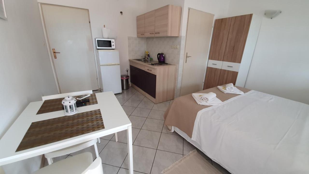 Batkoski Apartments Đảo Pag Ngoại thất bức ảnh
