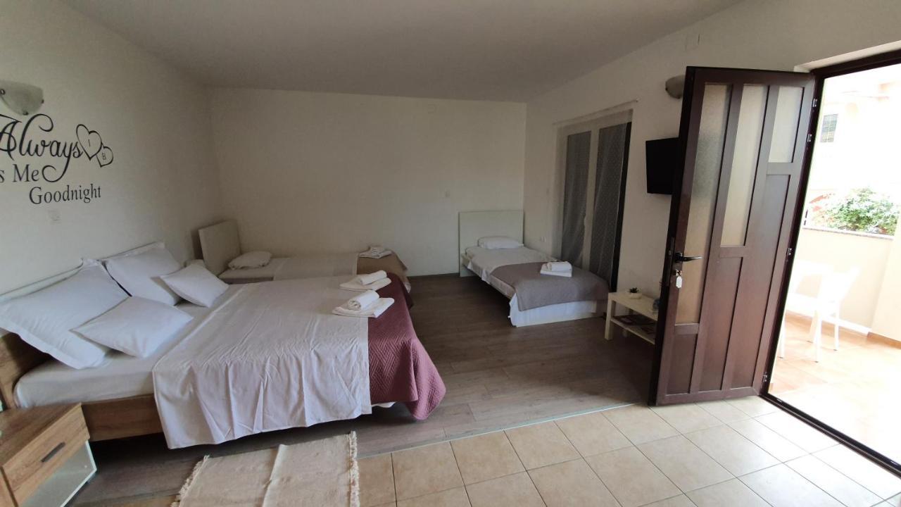 Batkoski Apartments Đảo Pag Ngoại thất bức ảnh