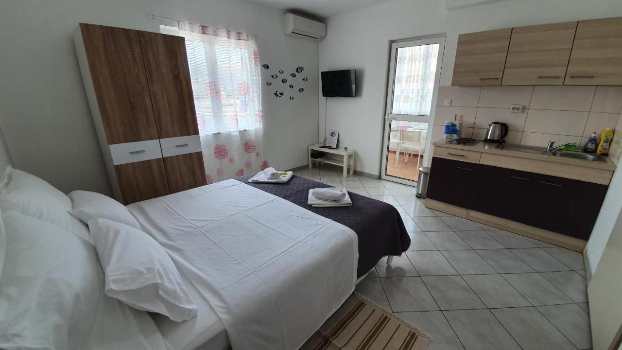 Batkoski Apartments Đảo Pag Ngoại thất bức ảnh