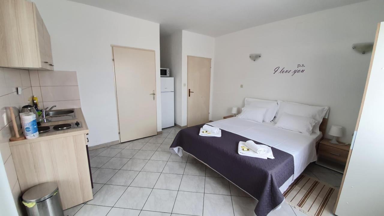 Batkoski Apartments Đảo Pag Ngoại thất bức ảnh