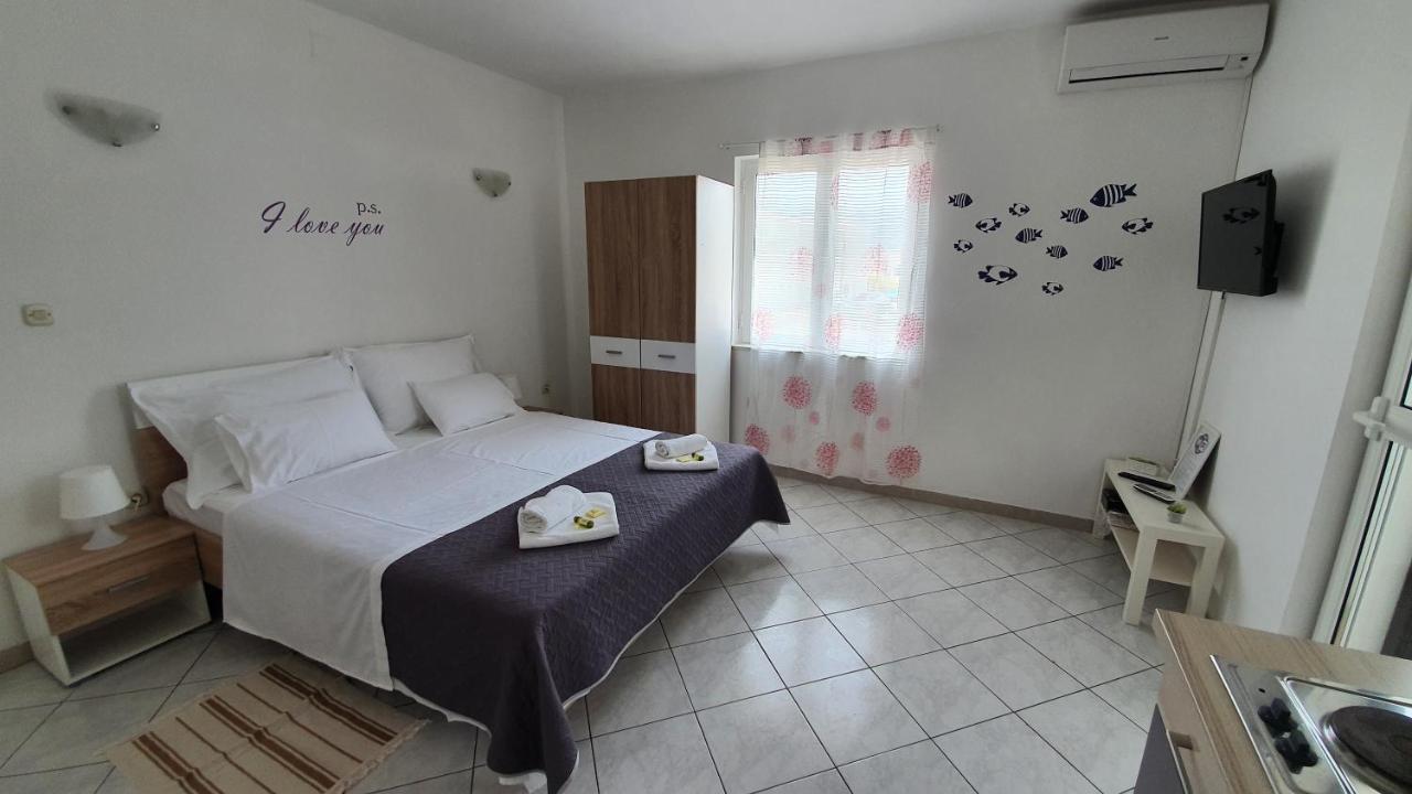 Batkoski Apartments Đảo Pag Ngoại thất bức ảnh