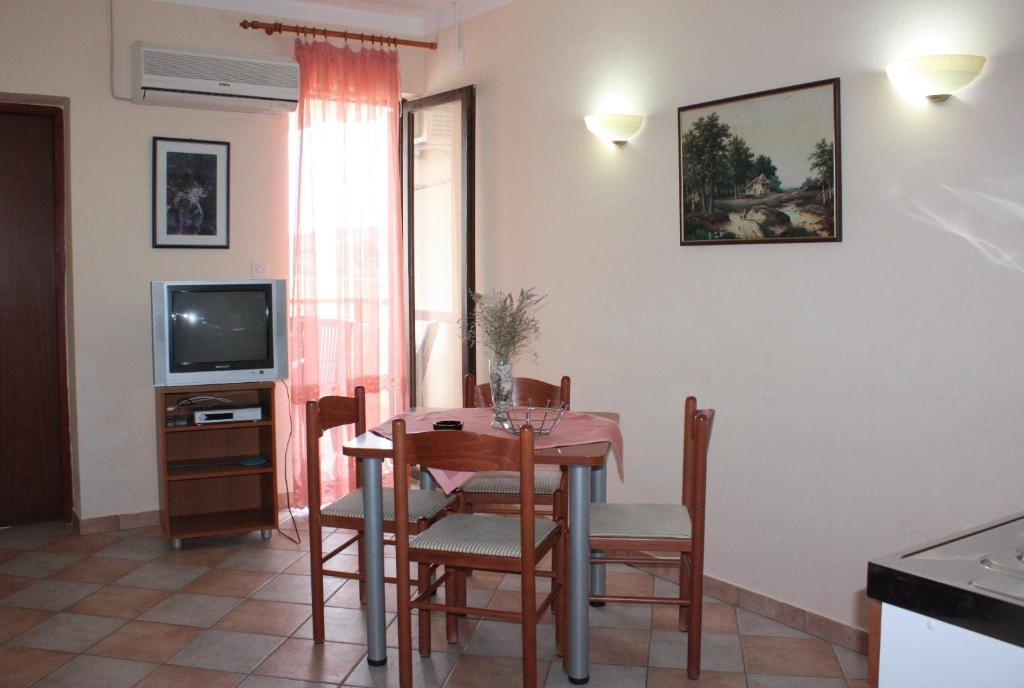 Batkoski Apartments Đảo Pag Ngoại thất bức ảnh