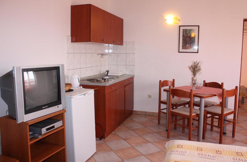 Batkoski Apartments Đảo Pag Ngoại thất bức ảnh